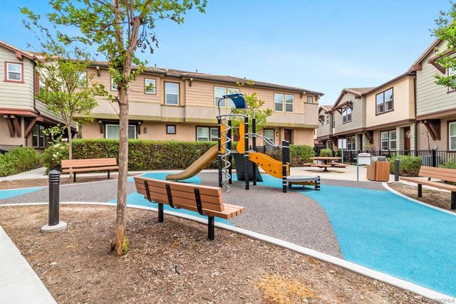 2754 Silver Medal Rd 5, Chula Vista, CA 91915