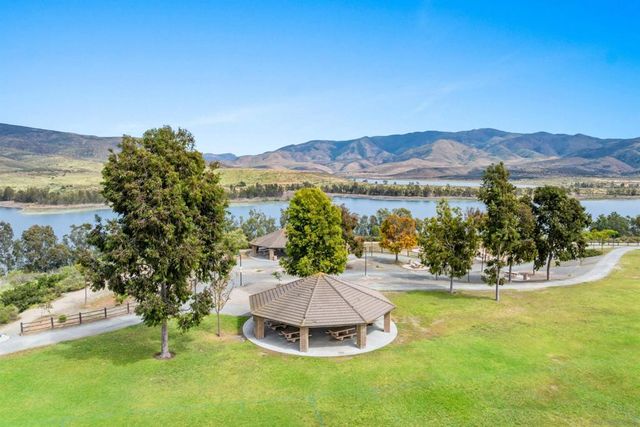 2754 Silver Medal Rd 5, Chula Vista, CA 91915