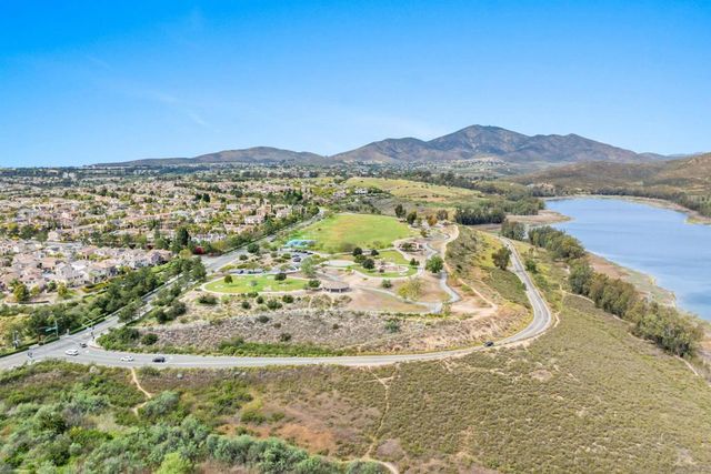 2754 Silver Medal Rd 5, Chula Vista, CA 91915