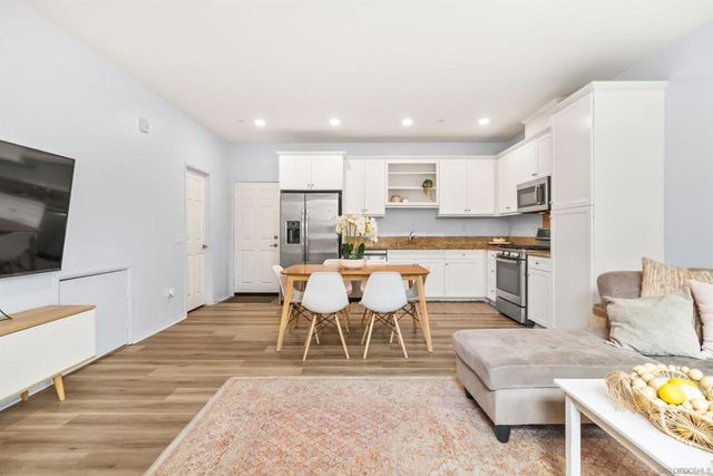 2754 Silver Medal Rd 5, Chula Vista, CA 91915