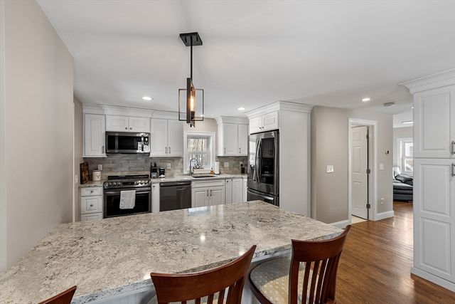 555 Oak Hill Rd, Fitchburg, MA 01420