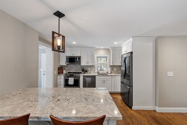 555 Oak Hill Rd, Fitchburg, MA 01420