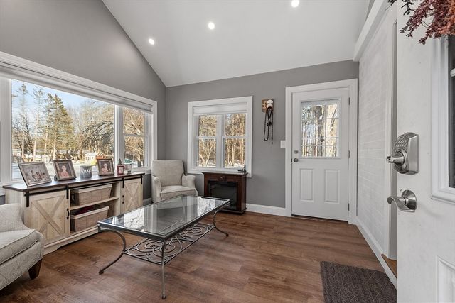 555 Oak Hill Rd, Fitchburg, MA 01420