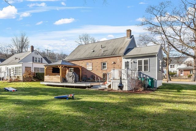 555 Oak Hill Rd, Fitchburg, MA 01420