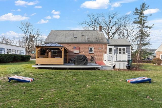 555 Oak Hill Rd, Fitchburg, MA 01420