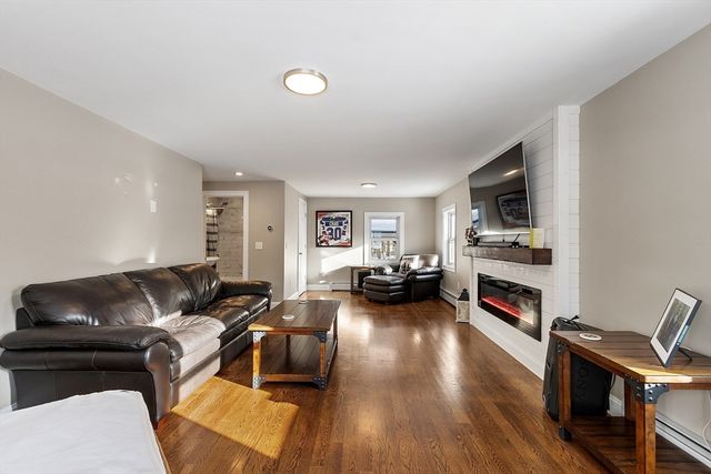 555 Oak Hill Rd, Fitchburg, MA 01420