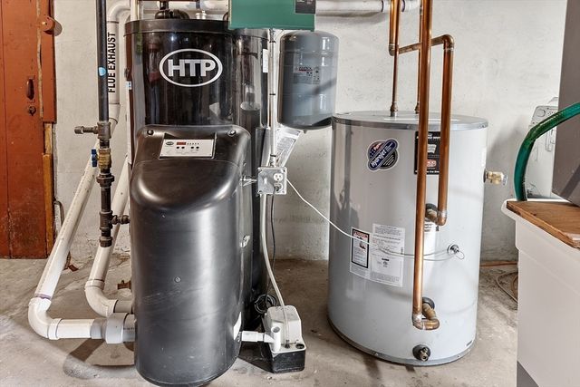 555 Oak Hill Rd, Fitchburg, MA 01420