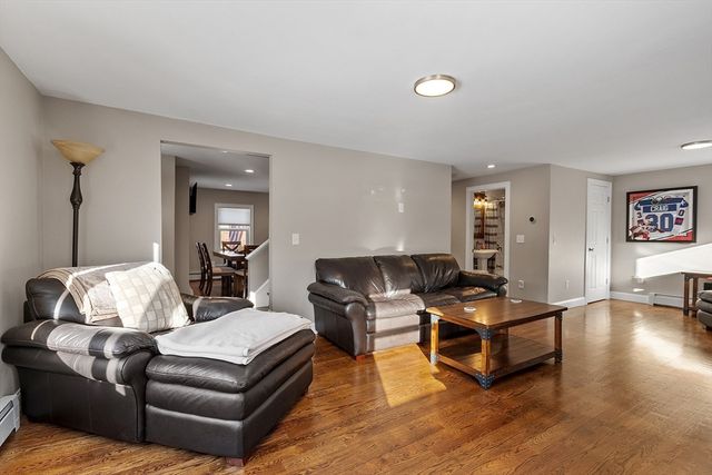 555 Oak Hill Rd, Fitchburg, MA 01420