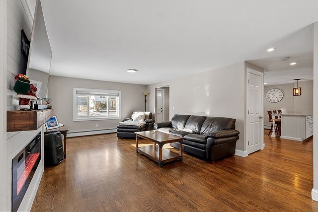 555 Oak Hill Rd, Fitchburg, MA 01420