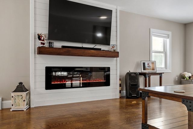 555 Oak Hill Rd, Fitchburg, MA 01420