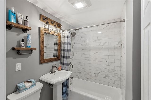 555 Oak Hill Rd, Fitchburg, MA 01420