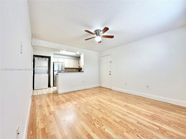 351 Palm Way 305, Pembroke Pines, FL 33025