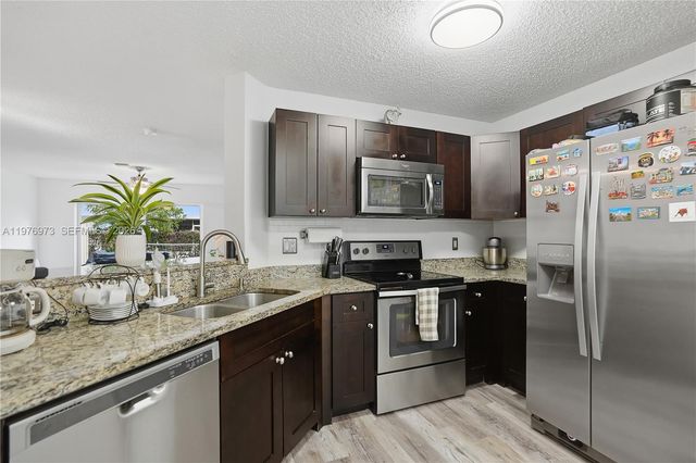 4765 SW 14th St, Deerfield Beach, FL 33442