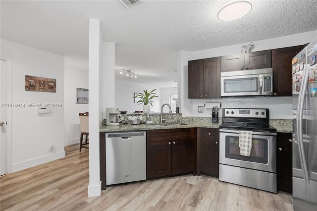 4765 SW 14th St, Deerfield Beach, FL 33442