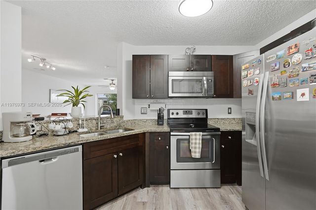 4765 SW 14th St, Deerfield Beach, FL 33442