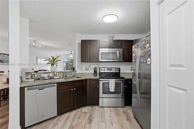 4765 SW 14th St, Deerfield Beach, FL 33442