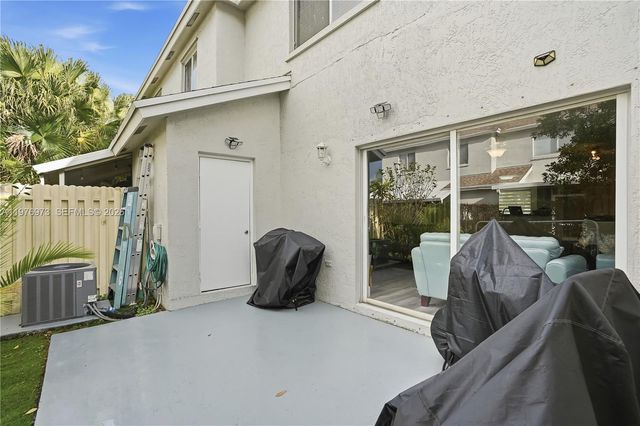 4765 SW 14th St, Deerfield Beach, FL 33442