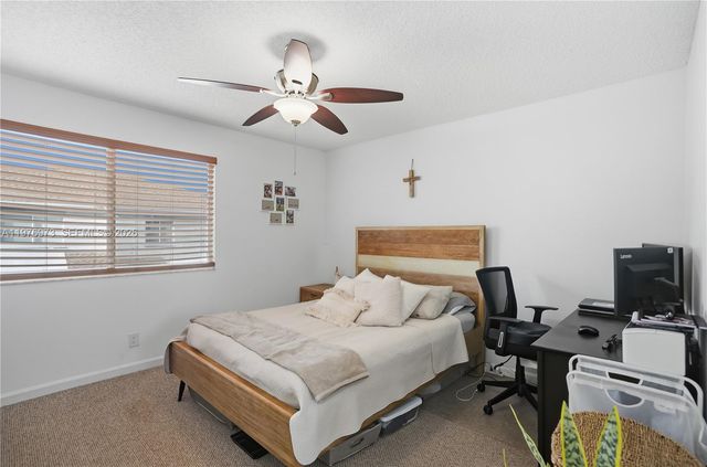 4765 SW 14th St, Deerfield Beach, FL 33442