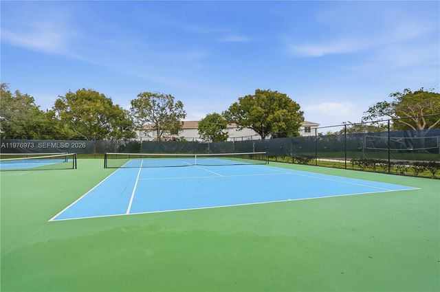 4765 SW 14th St, Deerfield Beach, FL 33442