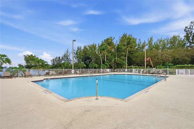 4765 SW 14th St, Deerfield Beach, FL 33442