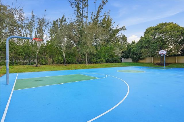 4765 SW 14th St, Deerfield Beach, FL 33442