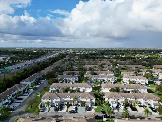 4765 SW 14th St, Deerfield Beach, FL 33442