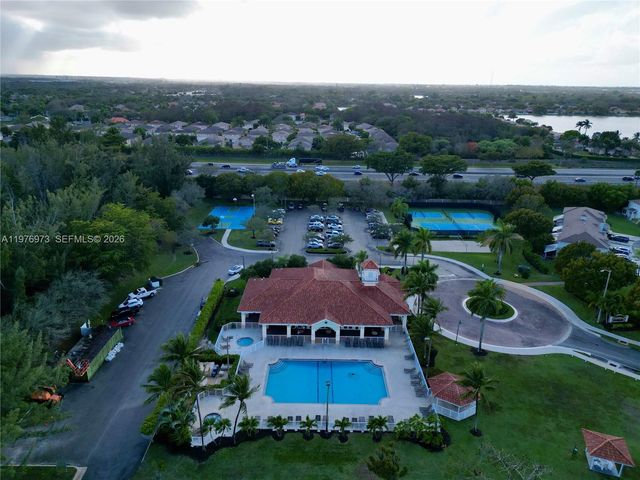 4765 SW 14th St, Deerfield Beach, FL 33442