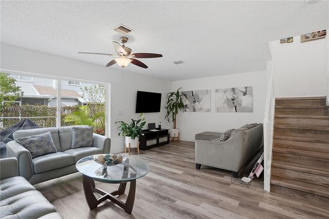 4765 SW 14th St, Deerfield Beach, FL 33442