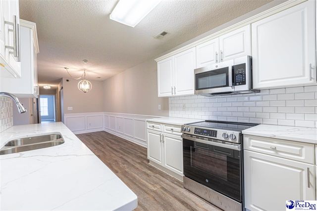 1232 Strada Amore, Florence, SC 29501
