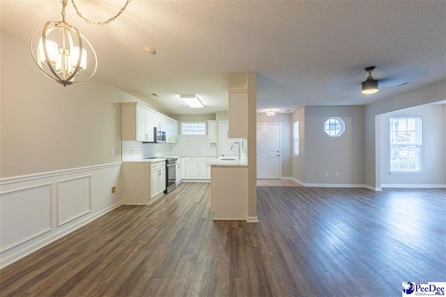 1232 Strada Amore, Florence, SC 29501