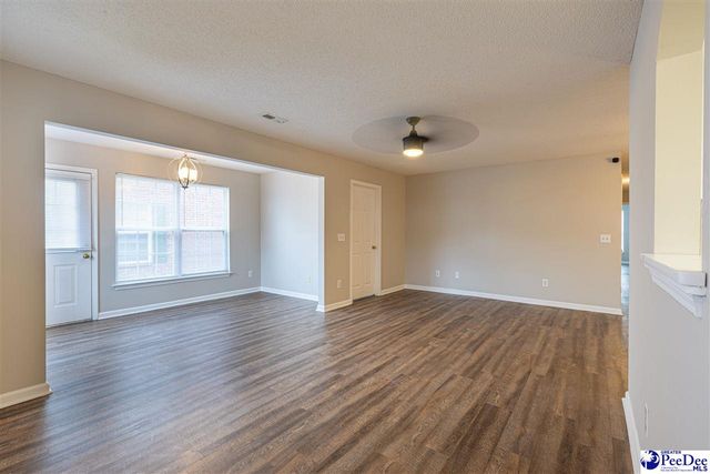 1232 Strada Amore, Florence, SC 29501