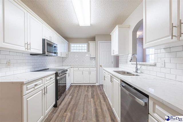 1232 Strada Amore, Florence, SC 29501