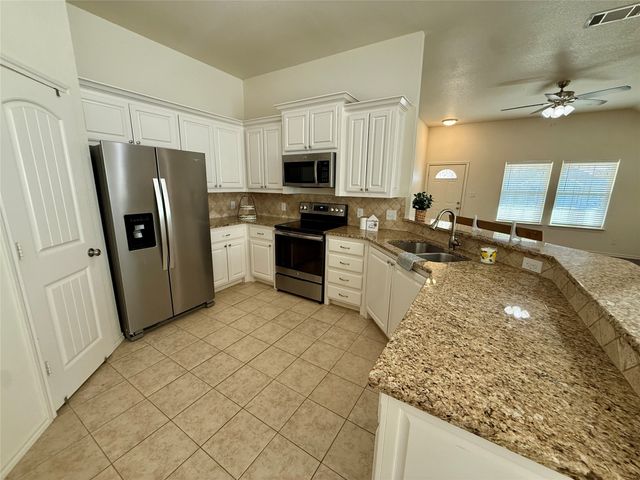 225 Lovers Path Drive, Springtown, TX 76082