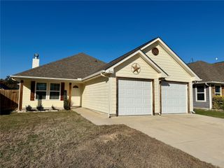 225 Lovers Path Drive, Springtown, TX 76082