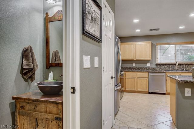 11108 Desert Dove Avenue, Las Vegas, NV 89144