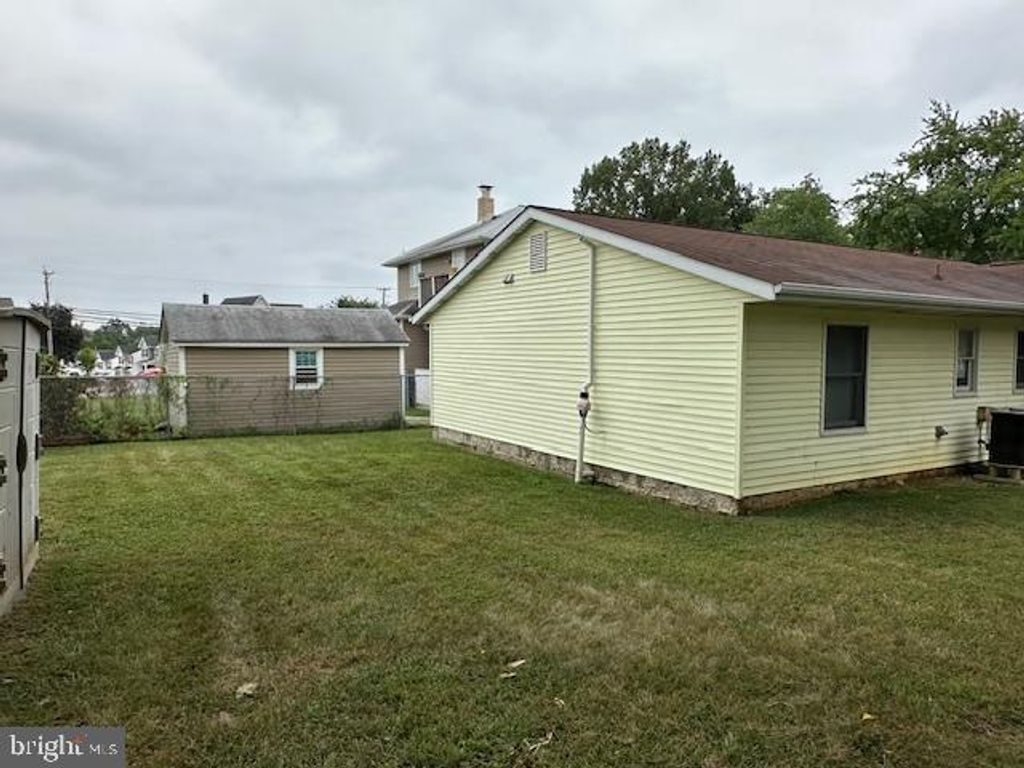 5704 CALVERTON, Baltimore, MD 21228