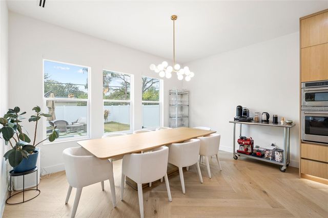 910 W WEST STREET, Tampa, FL 33602