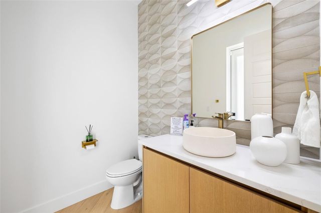 910 W WEST STREET, Tampa, FL 33602