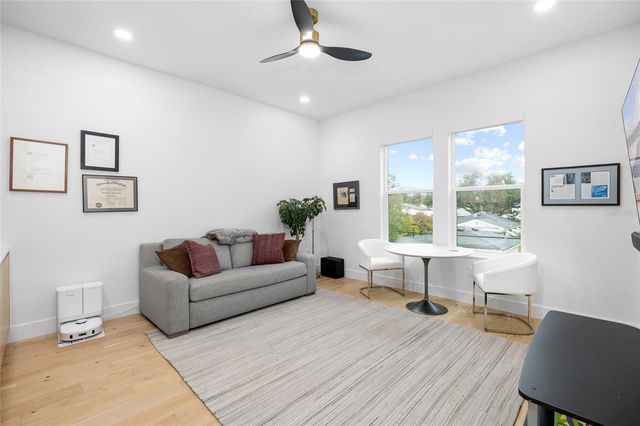 910 W WEST STREET, Tampa, FL 33602