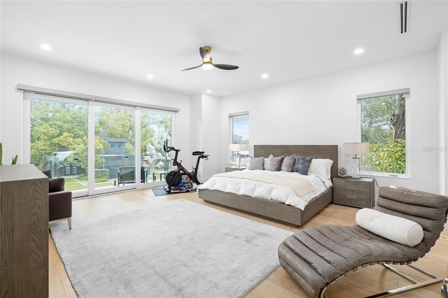 910 W WEST STREET, Tampa, FL 33602