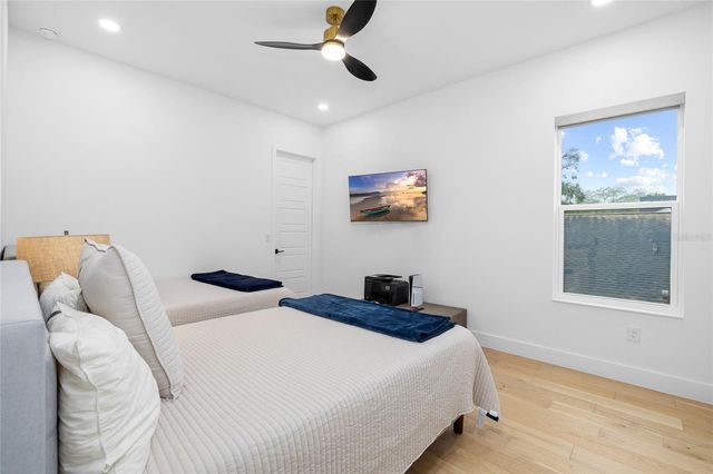 910 W WEST STREET, Tampa, FL 33602