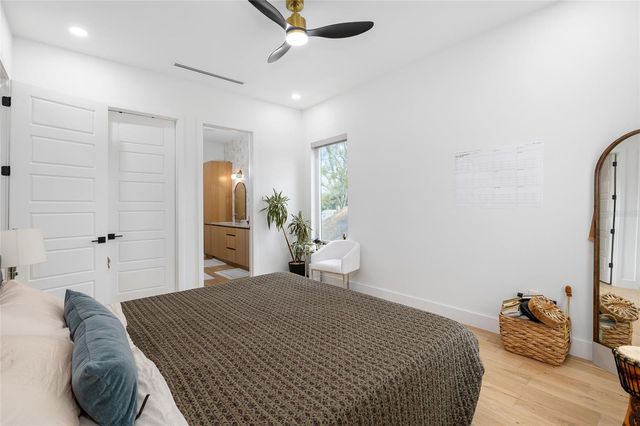 910 W WEST STREET, Tampa, FL 33602