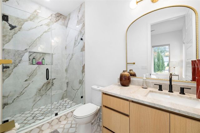 910 W WEST STREET, Tampa, FL 33602