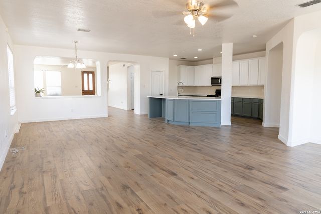 13507 Sundance Scape, San Antonio, TX 78245