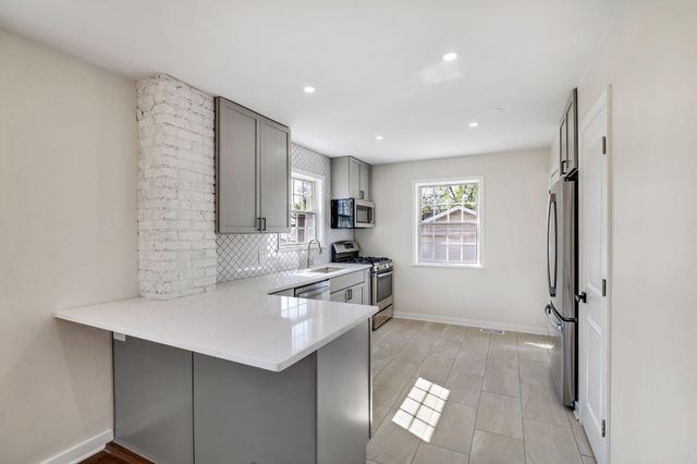 248 Adelaide Place, Munster, IN 46321