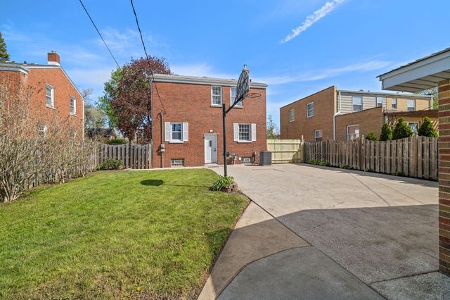 248 Adelaide Place, Munster, IN 46321