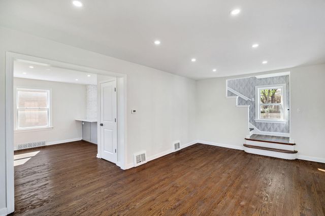 248 Adelaide Place, Munster, IN 46321