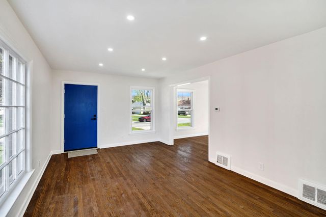 248 Adelaide Place, Munster, IN 46321