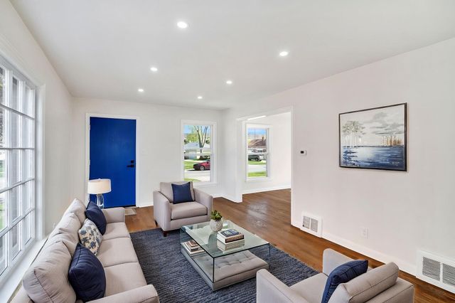 248 Adelaide Place, Munster, IN 46321