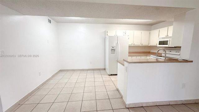 9491 S Palm Circle S 103, Pembroke Pines, FL 33025